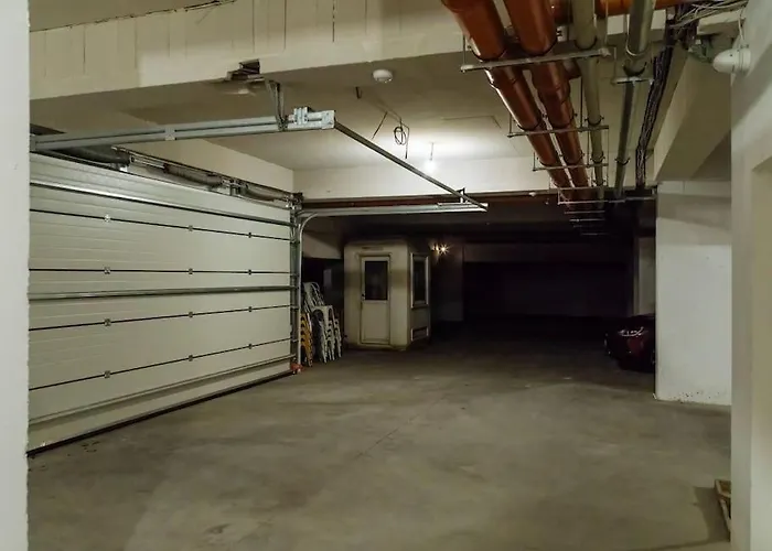 17 - New Building & Parking Bucareste