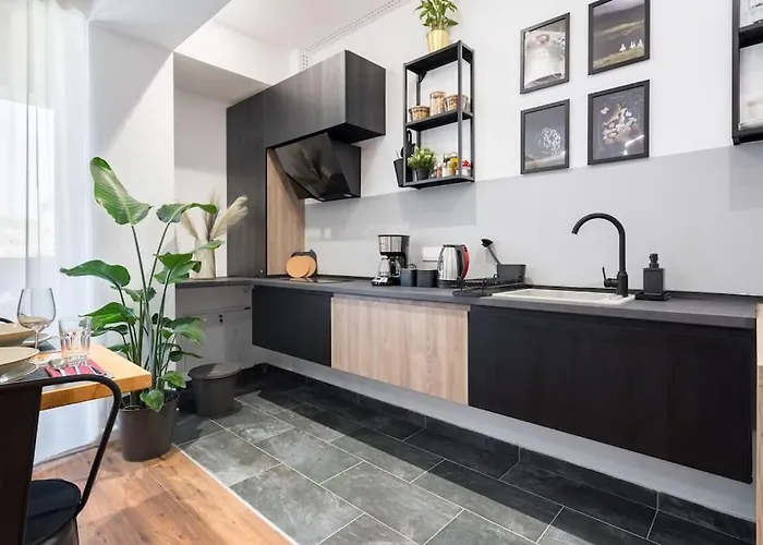 17 - New Building & Parking * Bucareste