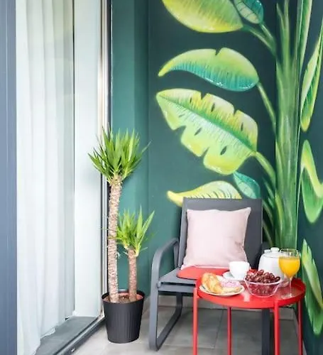 17 - New Building & Parking Апартаменти